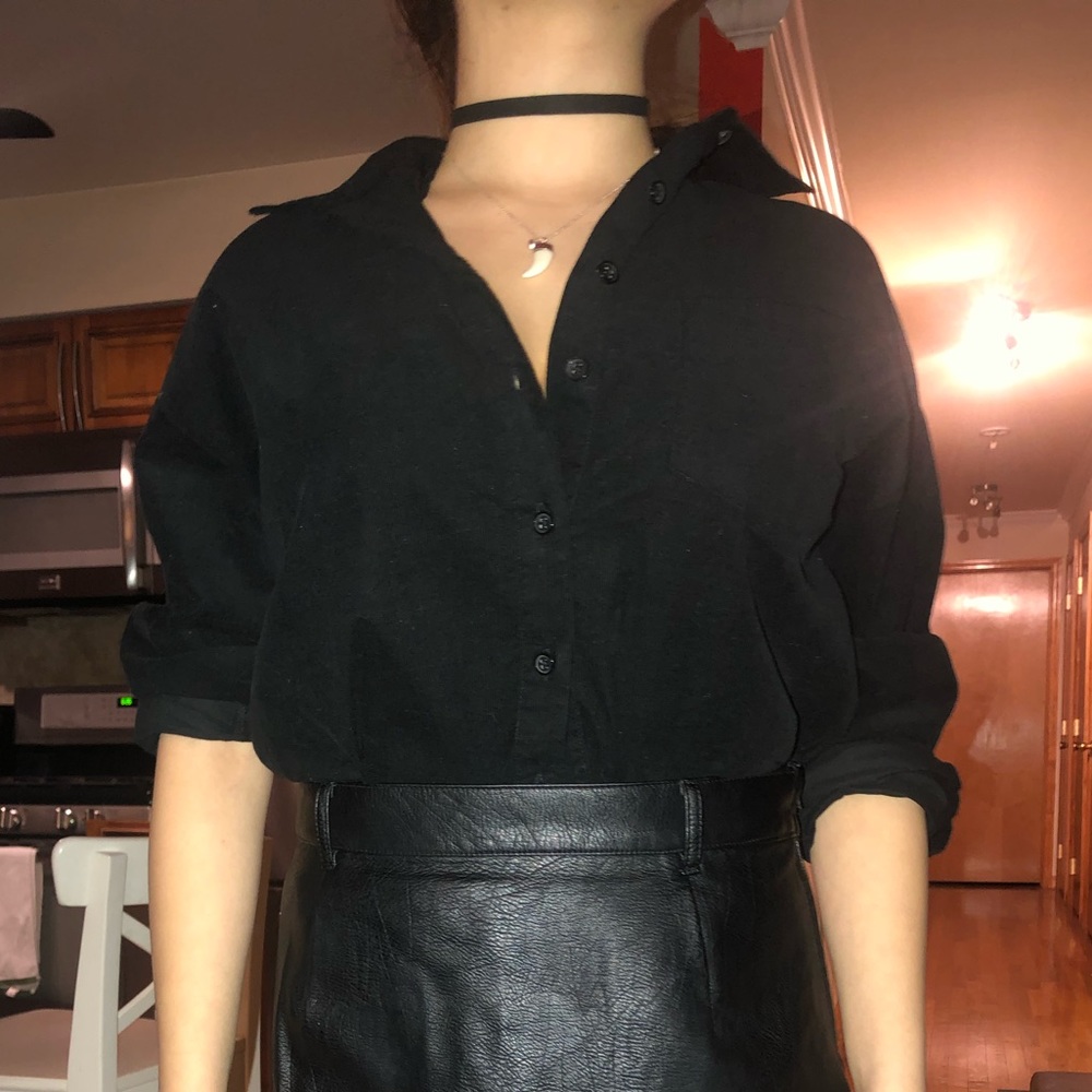 Forever 21 black button down shirt great condition